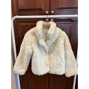 TCP winter white fur coat 7/8 EUC. Perfect for the holidays! And really warm